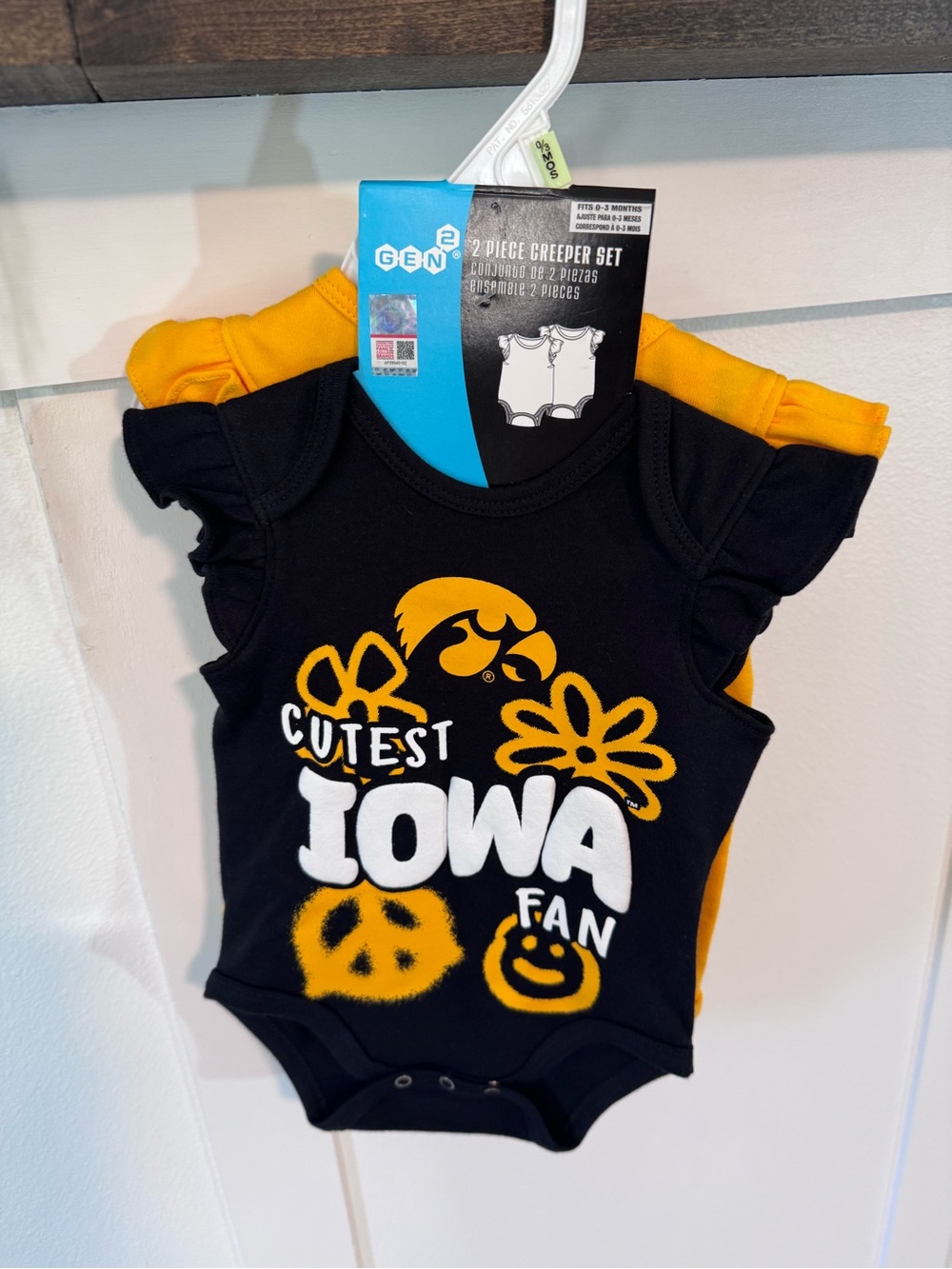 NEW Black & Gold "Cutest Iowa Fan" Baby 2-Piece onesie Set Hawkeye